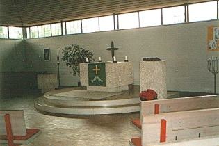 Innenraum der Andreaskirche mit Altar